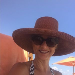 Meet your Posher, Julia